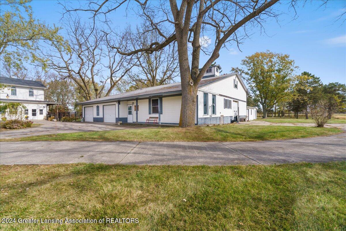 1976 Zimmer Road Williamston, MI 48895 - Photo 2 of 68 06-Media Jett - 06