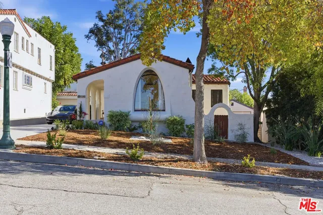 front view of house with a yard