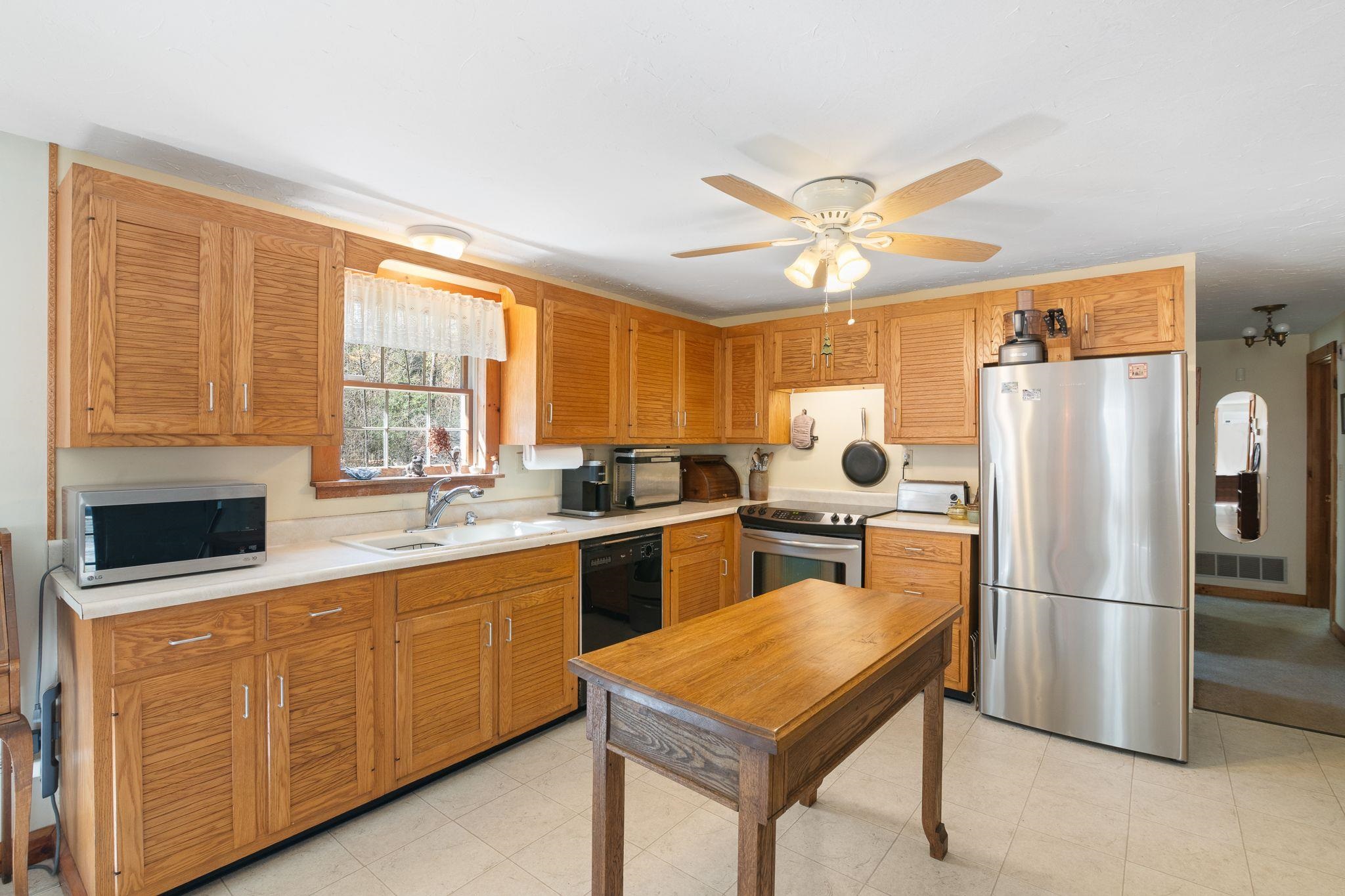 408 Old Guilford Road Brattleboro, VT 05301 - Photo 11 of 35