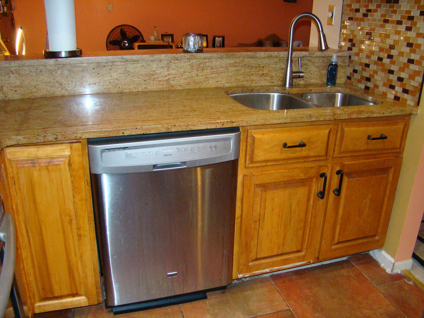 830 Elder Road, Unit B202 Homewood, IL 60430 - Photo 13 of 32 a close view of sink and tap