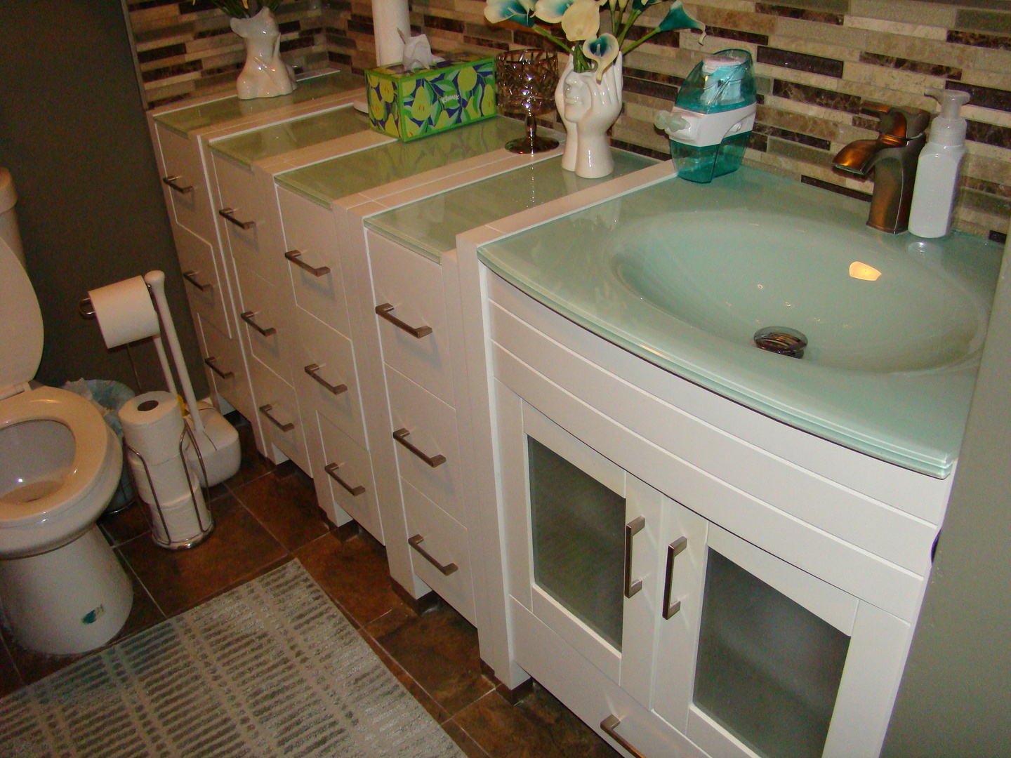 830 Elder Road, Unit B202 Homewood, IL 60430 - Photo 20 of 32 a bathroom with a sink and toilet