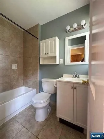 $1,750 | 168 Rivervale Road, Unit B, River Vale, NJ 07675