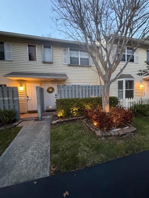147 Southwest 3rd Street Pompano Beach, FL 33060 - Photo 1 of 18