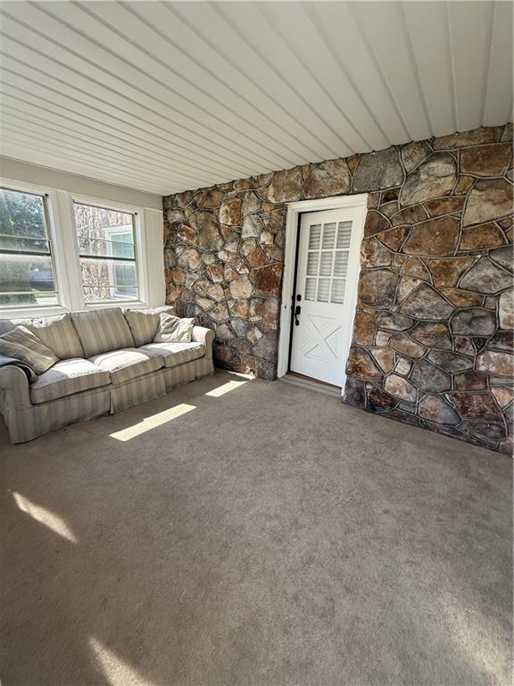 515 Locust Street Indiana, PA 15701 - Photo 27 of 28 Enclosed Sun room with carper 15'x10' Window A/C