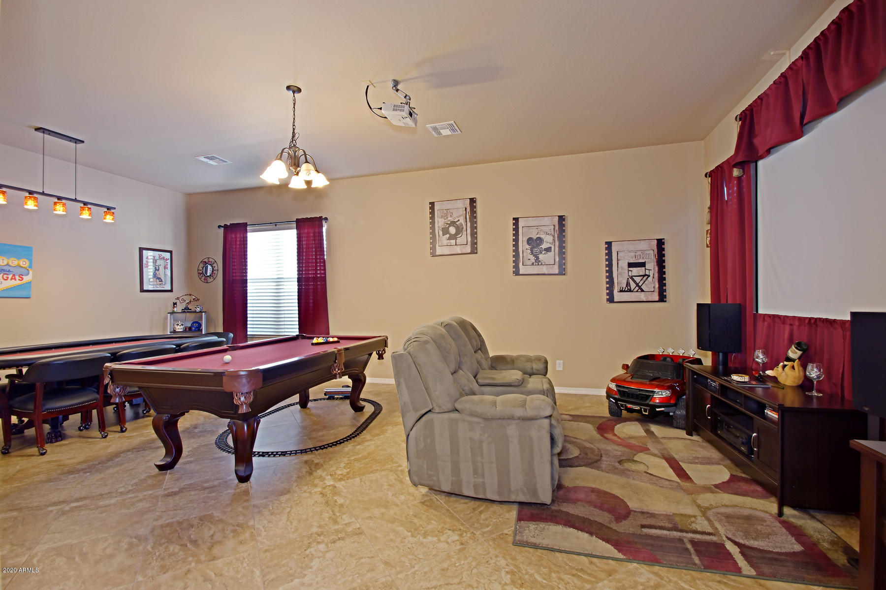 303 East Summerside Road Phoenix, AZ 85042 - Photo 20 of 50 Living room 5