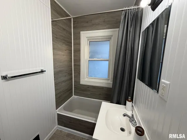 $119,900 | 1307 South Pasfield Street, Springfield, IL 62704