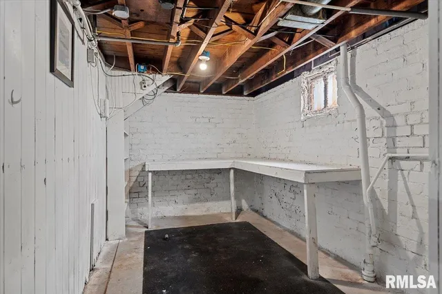 $119,900 | 1307 South Pasfield Street, Springfield, IL 62704