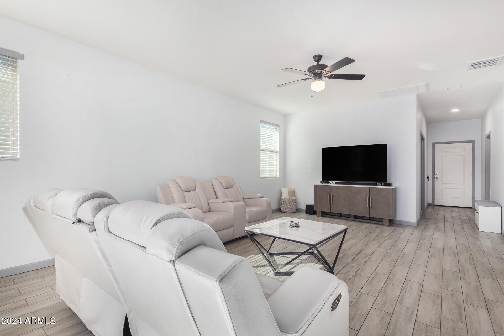 11527 West Redfield Road El Mirage, AZ 85335 - Photo 4 of 24 0007-08 - Redfield