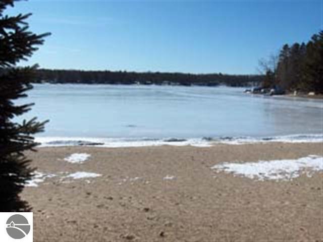 5671 Trager Road Traverse City, MI 49696 - Photo 2 of 25 1735107-1.JPG