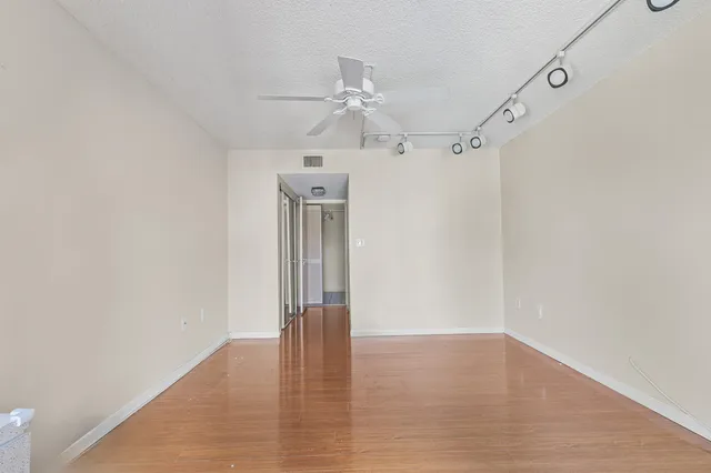 $195,000 | 2802 North 46th Avenue, Unit B513, Hollywood, FL 33021