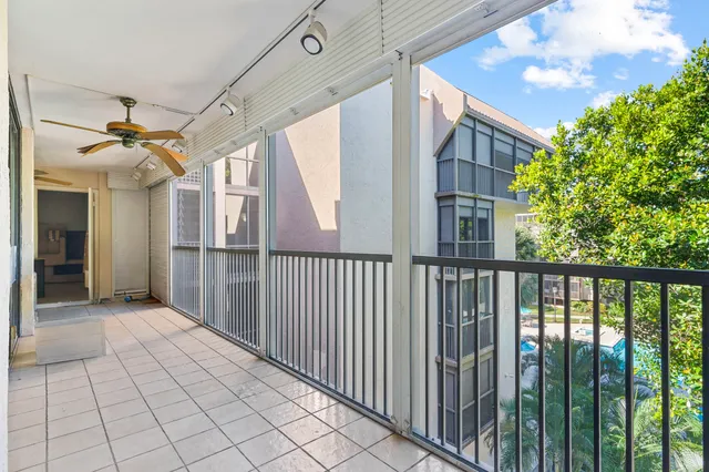 $195,000 | 2802 North 46th Avenue, Unit B513, Hollywood, FL 33021