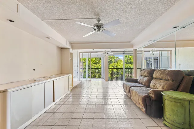 $195,000 | 2802 North 46th Avenue, Unit B513, Hollywood, FL 33021