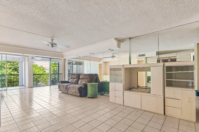 $195,000 | 2802 North 46th Avenue, Unit B513, Hollywood, FL 33021