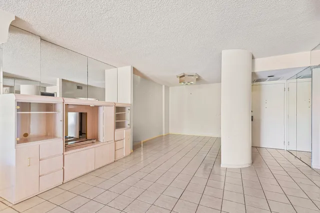 $195,000 | 2802 North 46th Avenue, Unit B513, Hollywood, FL 33021