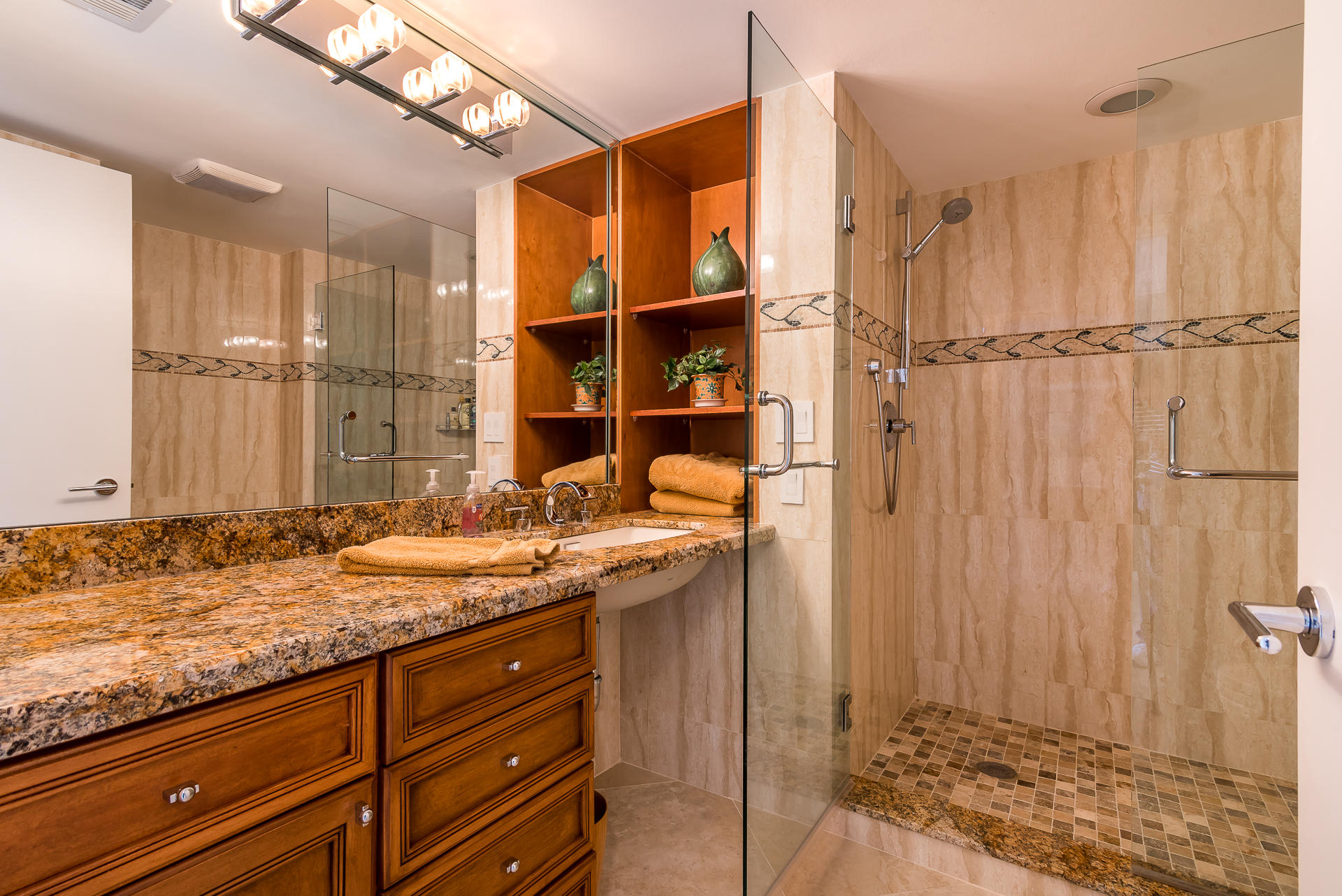 4201 North Ocean Boulevard, Unit 909 Boca Raton, FL 33431 - Photo 16 of 32 3RD BATHROOM