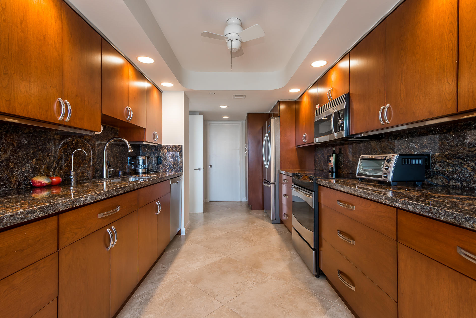 4201 North Ocean Boulevard, Unit 909 Boca Raton, FL 33431 - Photo 8 of 32 KITCHEN