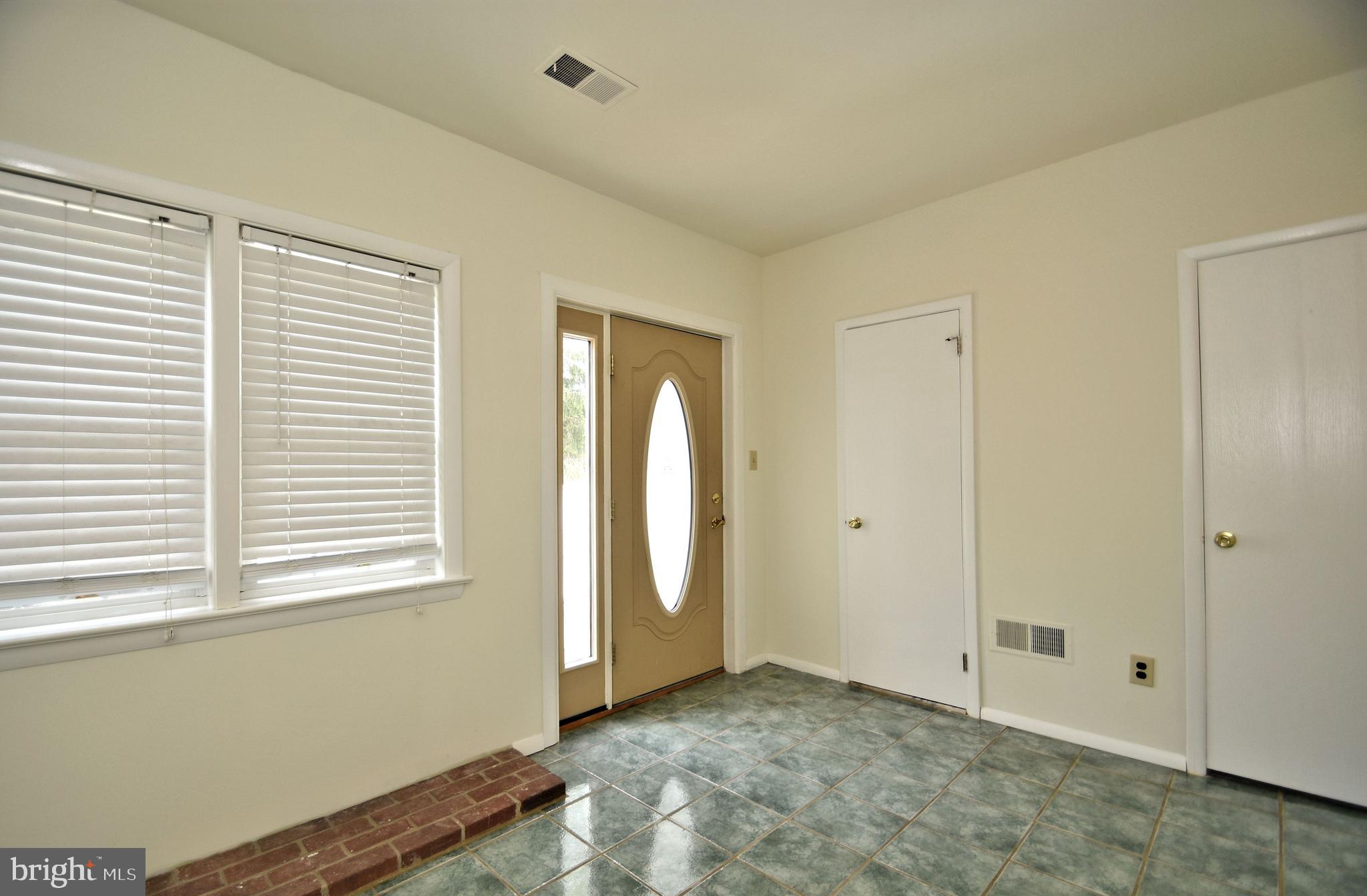 102 Church Road Malvern, PA 19355 - Photo 8 of 21 Family room/den