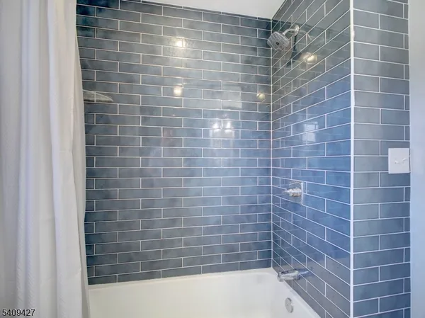 $4,000 | 415 Orange Road, Montclair, NJ 07042