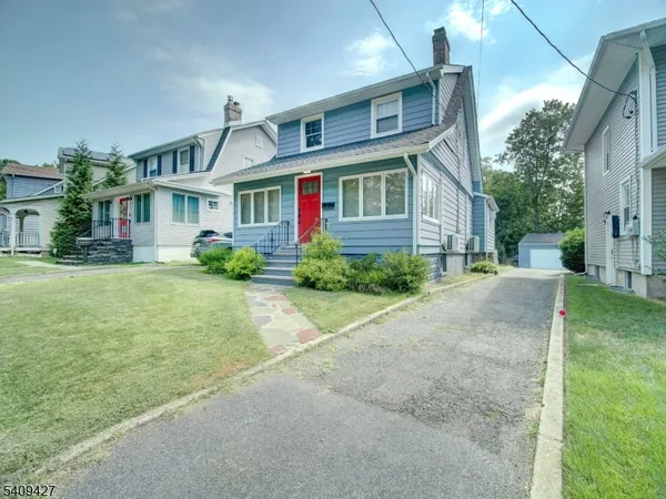 $4,000 | 415 Orange Road, Montclair, NJ 07042