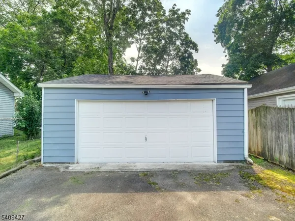 $4,000 | 415 Orange Road, Montclair, NJ 07042