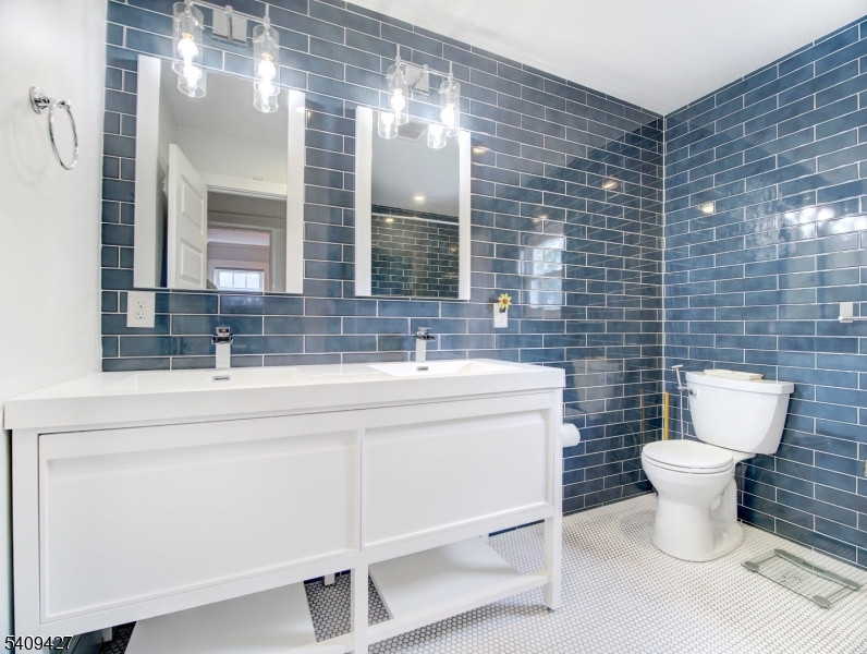 415 Orange Road Montclair, NJ 07042 - Photo 10 of 27