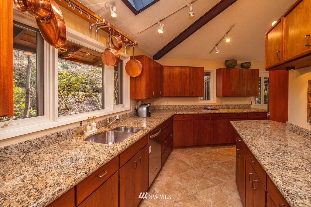 1780 Old Samish Road Bellingham, WA 98229 - Photo 4 of 18 Gallery Image 4