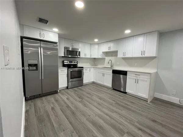 $2,350 | 4725 Southwest 62nd Avenue, Unit 103, Davie, FL 33314