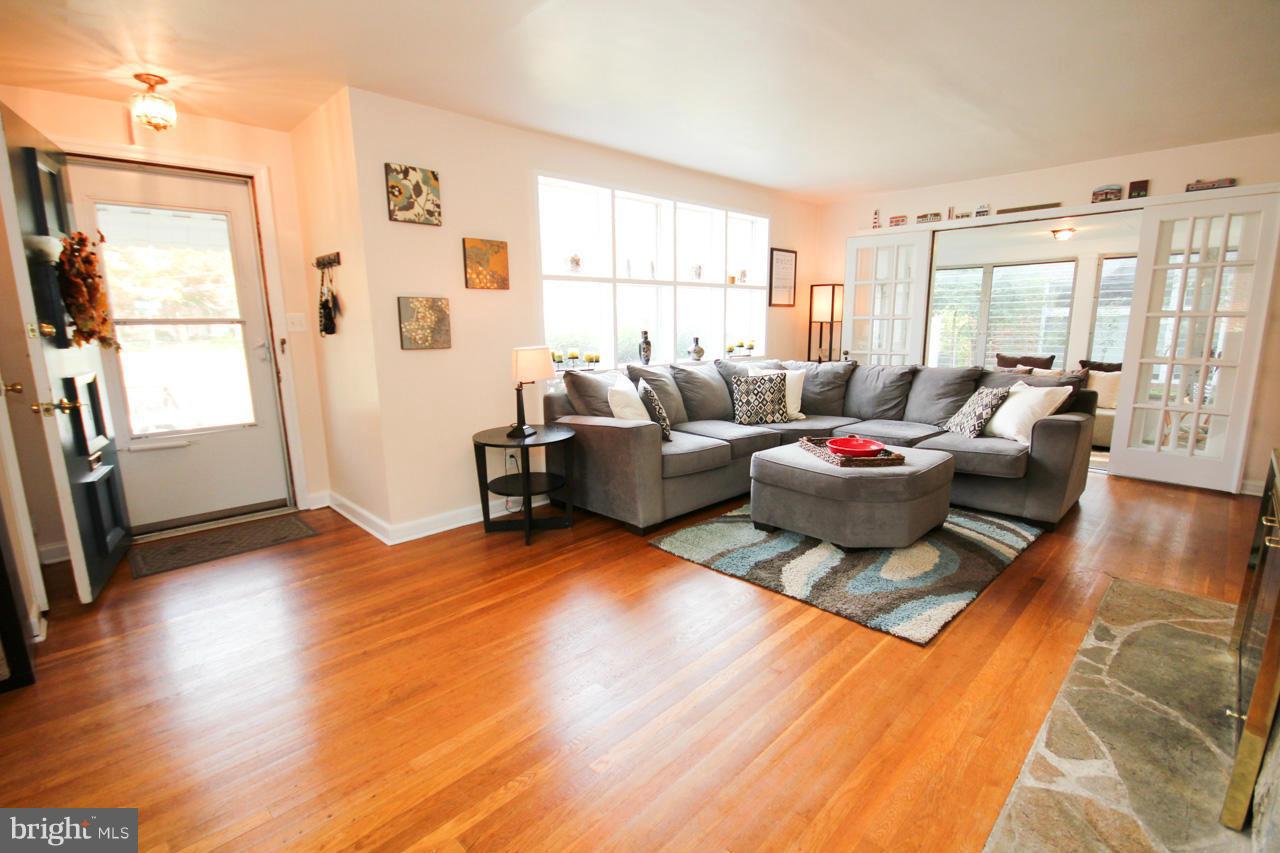 212 Brewster Avenue Silver Spring, MD 20901 - Photo 1 of 22 Living Room