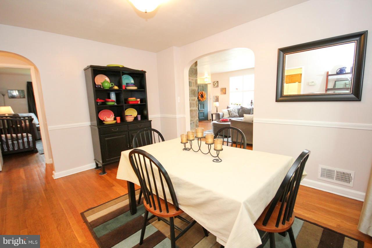 212 Brewster Avenue Silver Spring, MD 20901 - Photo 8 of 22 Dining Room