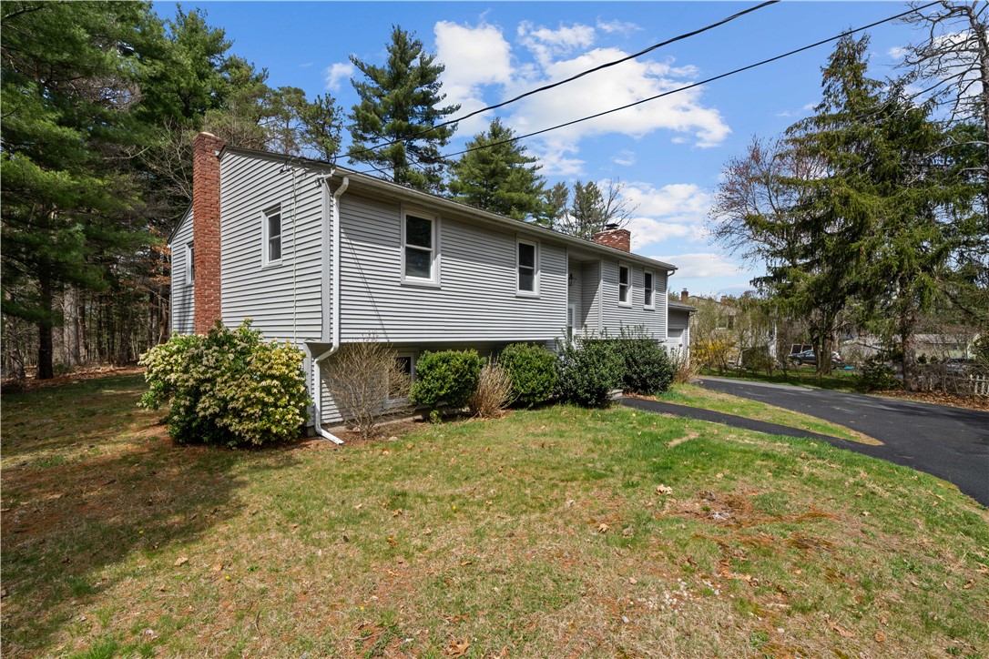 24 Clarke Road Coventry, RI 02816 - Photo 3 of 30