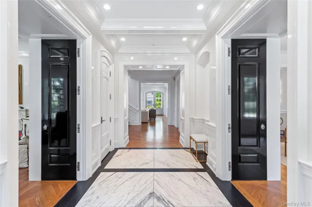 $8,250,000 | 22 Terrace Court, Old Westbury, NY 11568