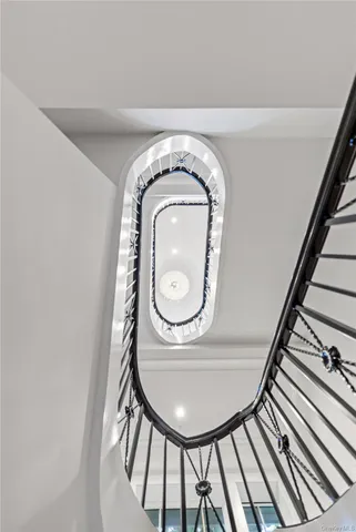 $8,250,000 | 22 Terrace Court, Old Westbury, NY 11568