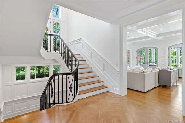 $8,250,000 | 22 Terrace Court, Old Westbury, NY 11568