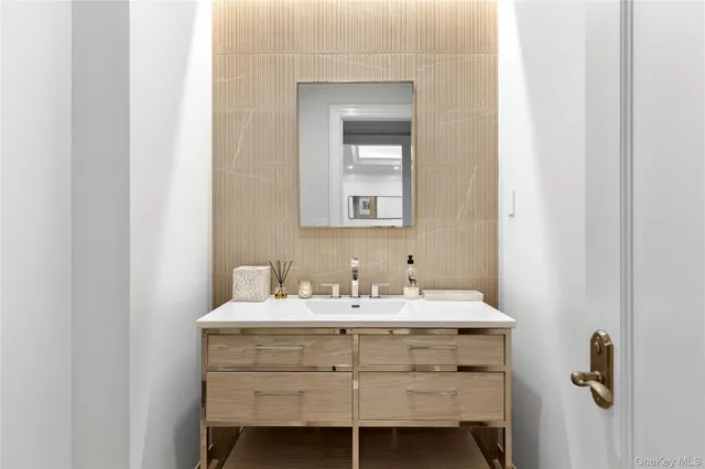 $8,250,000 | 22 Terrace Court, Old Westbury, NY 11568