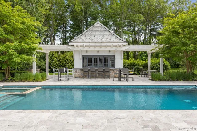 $8,250,000 | 22 Terrace Court, Old Westbury, NY 11568