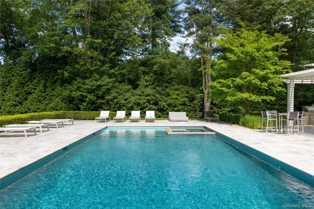 $8,250,000 | 22 Terrace Court, Old Westbury, NY 11568