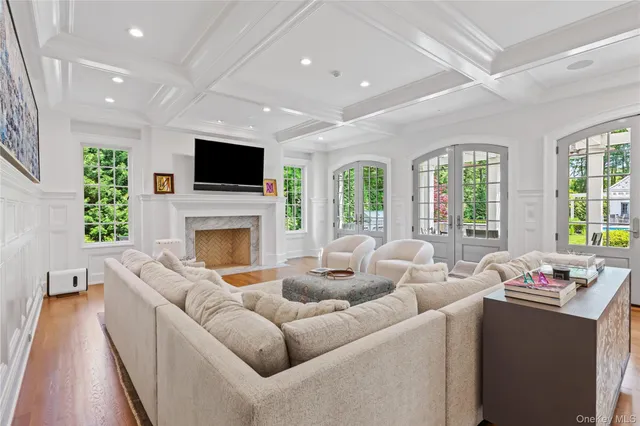 $8,250,000 | 22 Terrace Court, Old Westbury, NY 11568