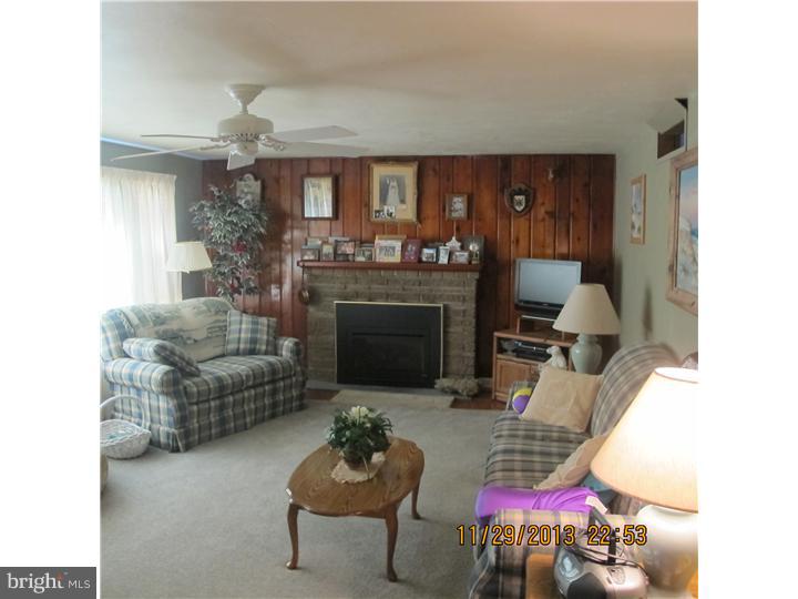 885 Elephant Road Perkasie, PA 18944 - Photo 7 of 10 Living Room