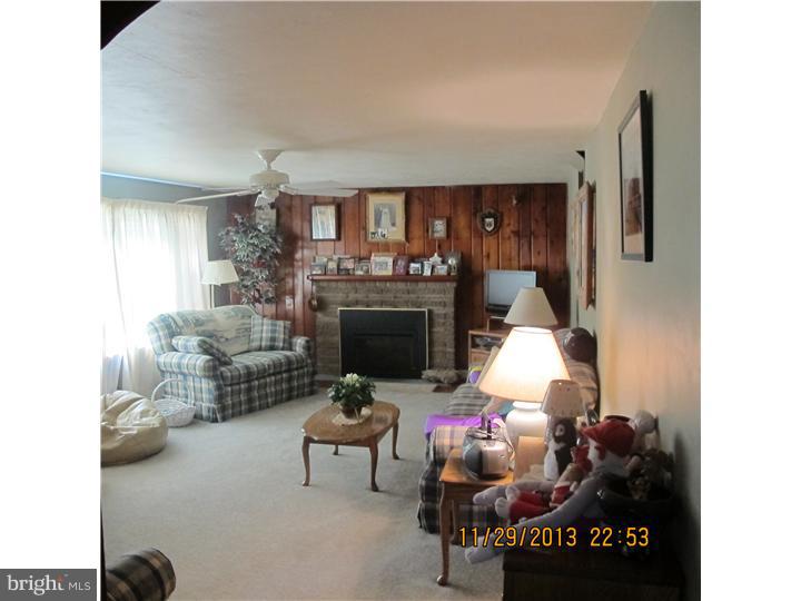 885 Elephant Road Perkasie, PA 18944 - Photo 8 of 10 Living Room