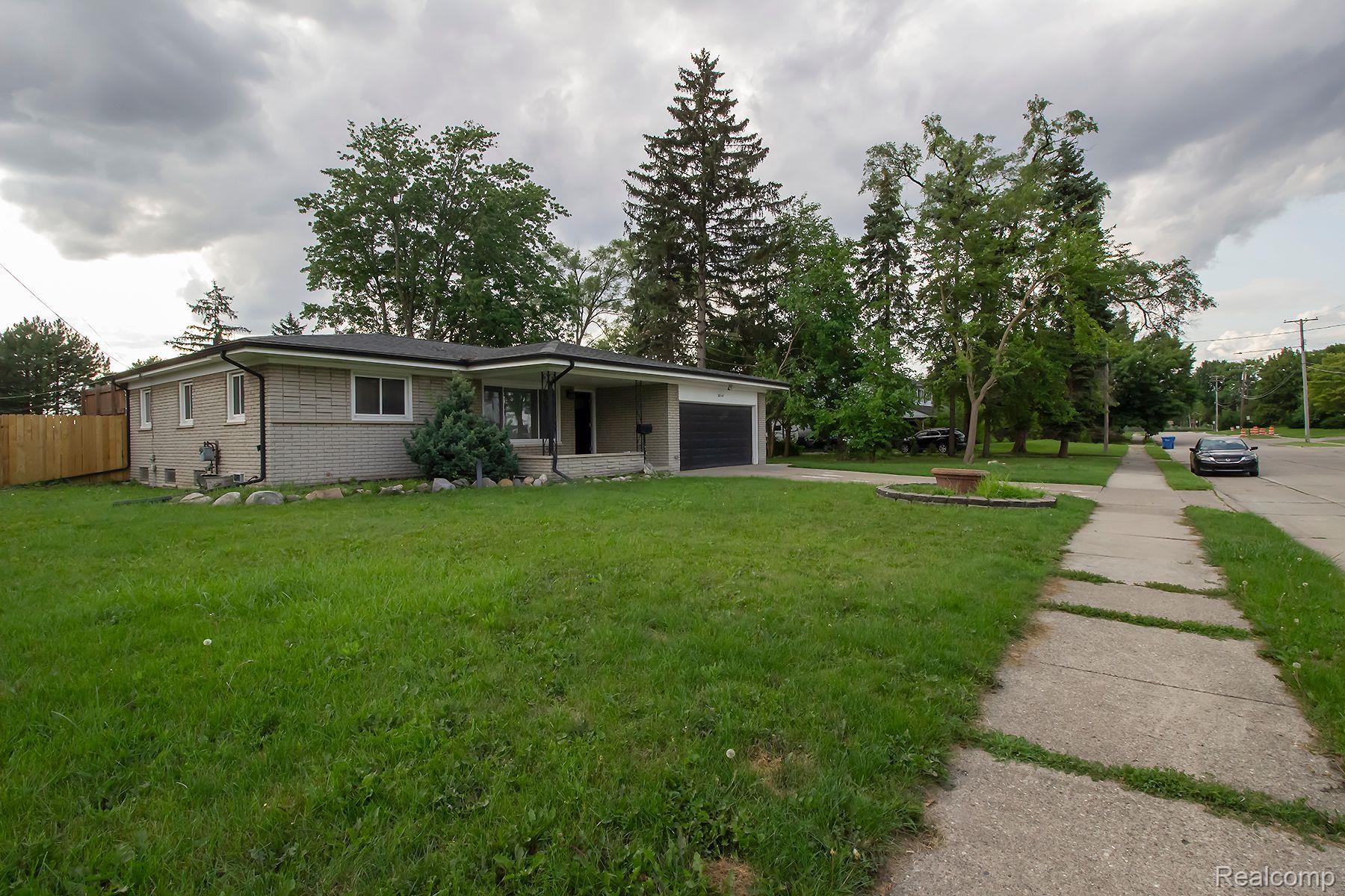 26547 Burg Road Warren, MI 48089 - Photo 3 of 34 Gallery Image 3