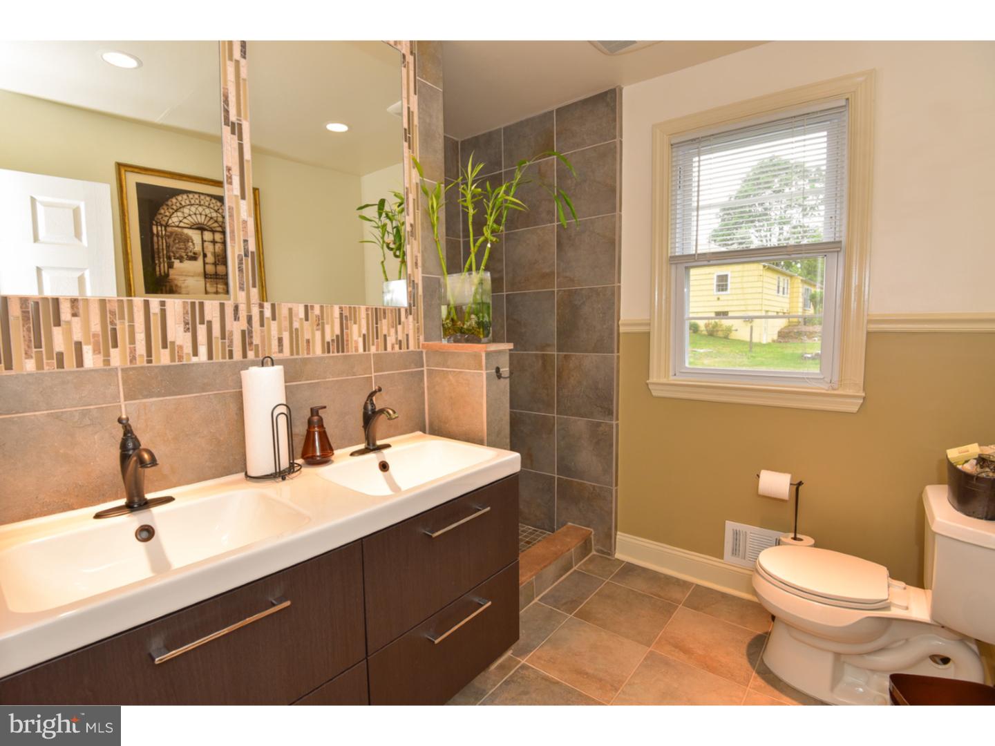 1121 Thomas Road Wayne, PA 19087 - Photo 15 of 23 Bathroom