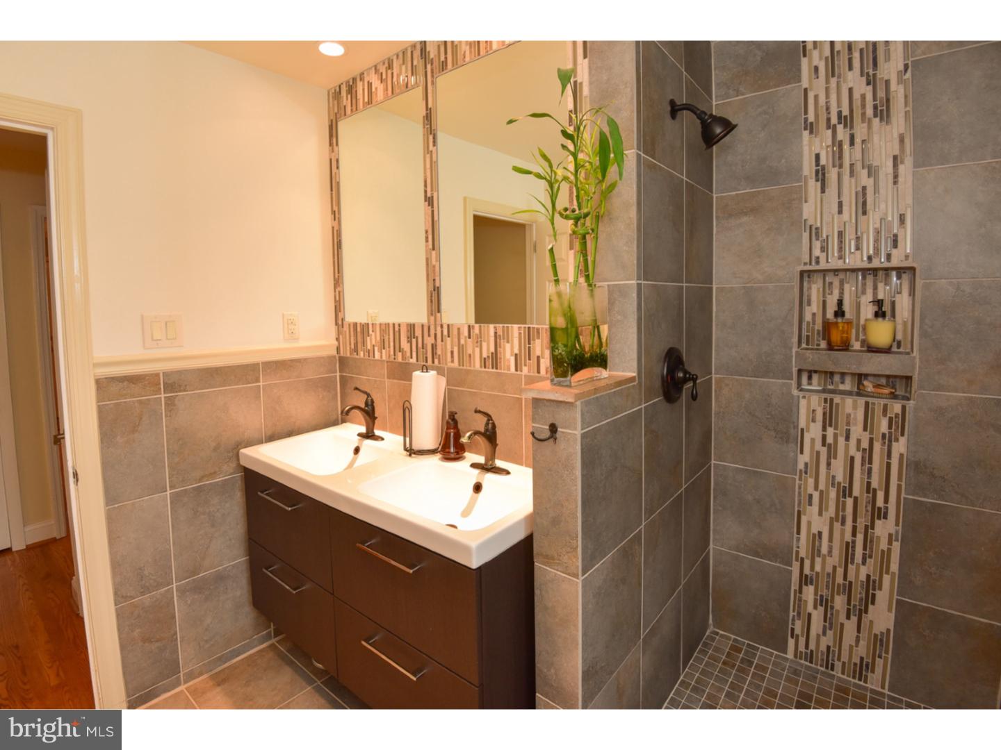 1121 Thomas Road Wayne, PA 19087 - Photo 16 of 23 Bathroom
