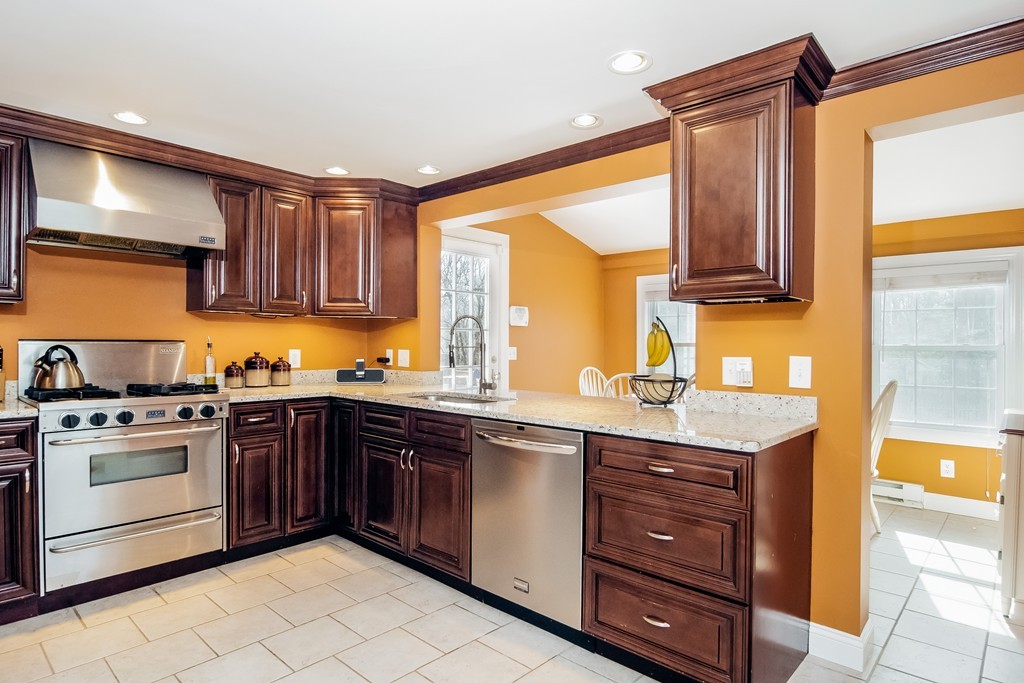 2 Hillside Road Natick, MA 01760 - Photo 3 of 30 Gallery Image 3