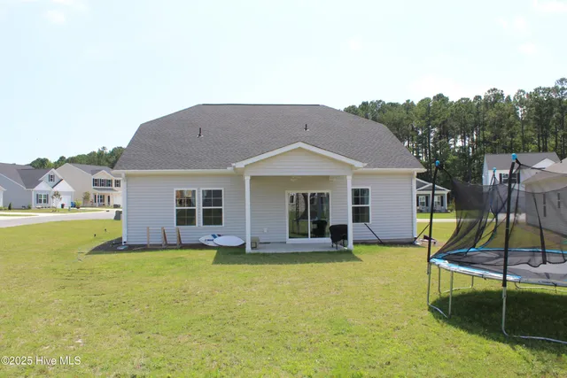 $2,100 | 300 Ruby Baird Drive, Sneads Ferry, NC 28460