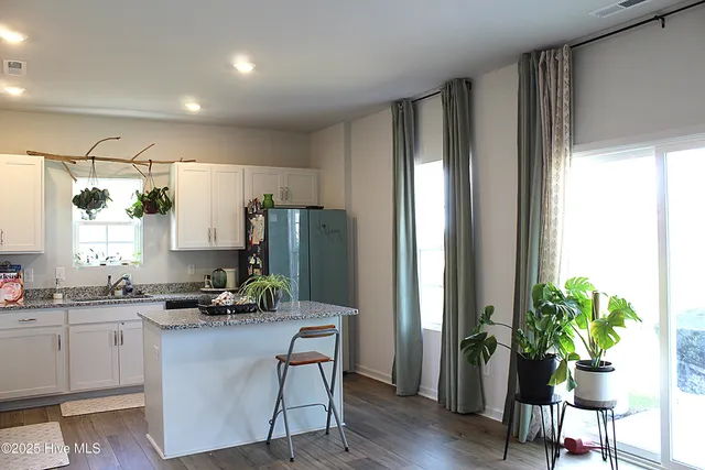 $2,100 | 300 Ruby Baird Drive, Sneads Ferry, NC 28460