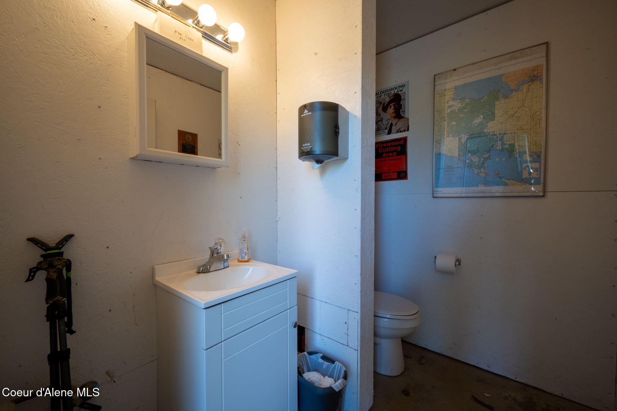 289 Gold Road Naples, ID 83847 - Photo 104 of 113 Shop half bath