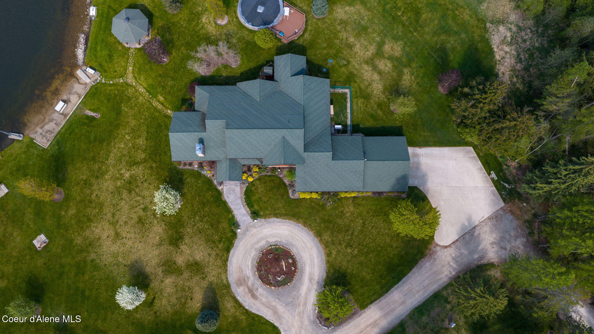 289 Gold Road Naples, ID 83847 - Photo 15 of 113 Arial Views