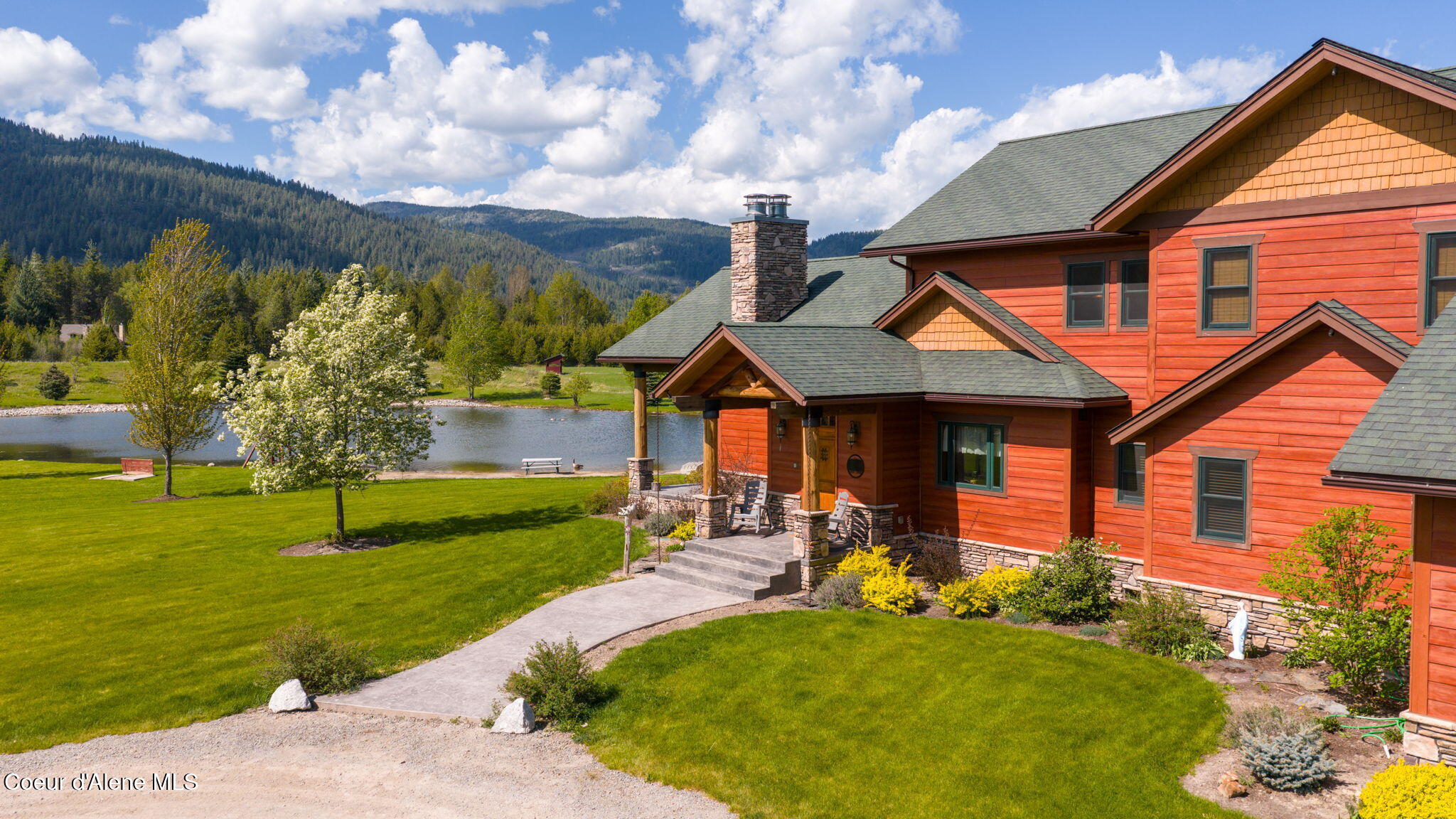 289 Gold Road Naples, ID 83847 - Photo 19 of 113 Exterior