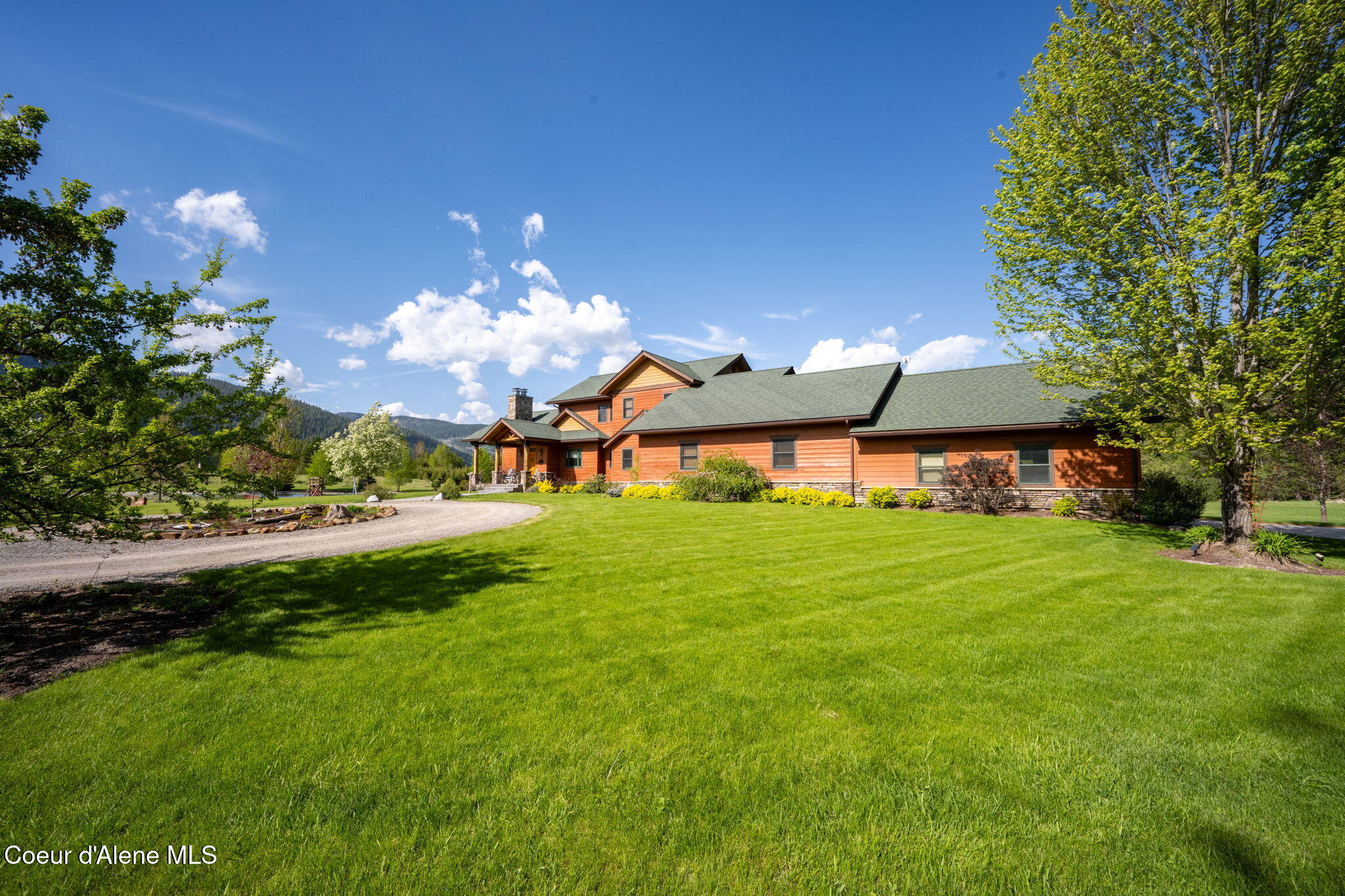289 Gold Road Naples, ID 83847 - Photo 23 of 113 Exterior