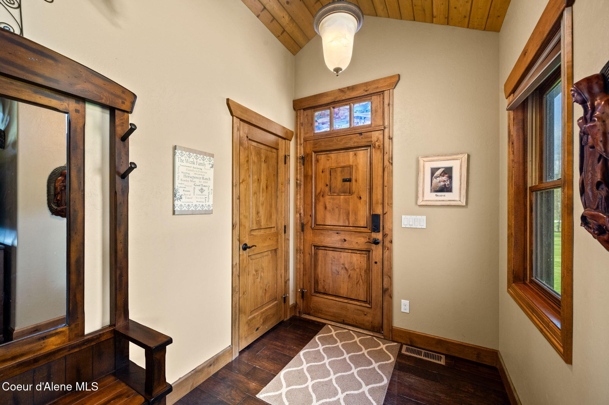 289 Gold Road Naples, ID 83847 - Photo 26 of 113 Entrance